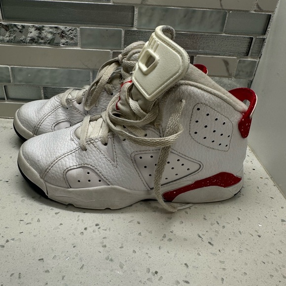 Nike Air Jordan 6 Retro White & Red Shoes  University  DV3605-162 Size US 13C - Picture 3 of 8